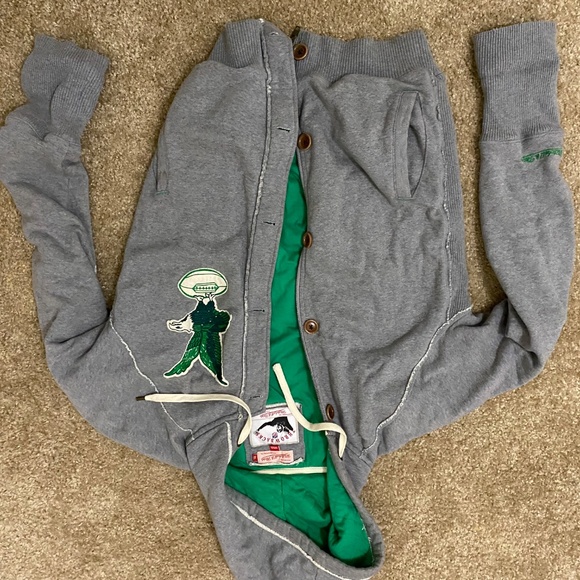 Clothes - Picture 2 of 7